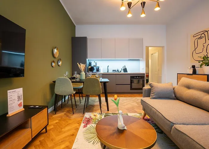 Brand New 2-room דירה *