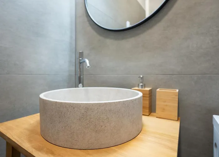Brand New 2-room *