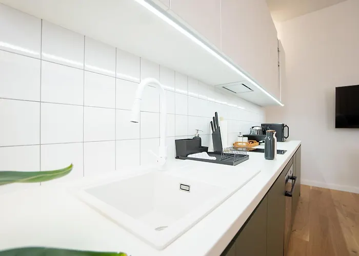 Brand New 2-room דירה