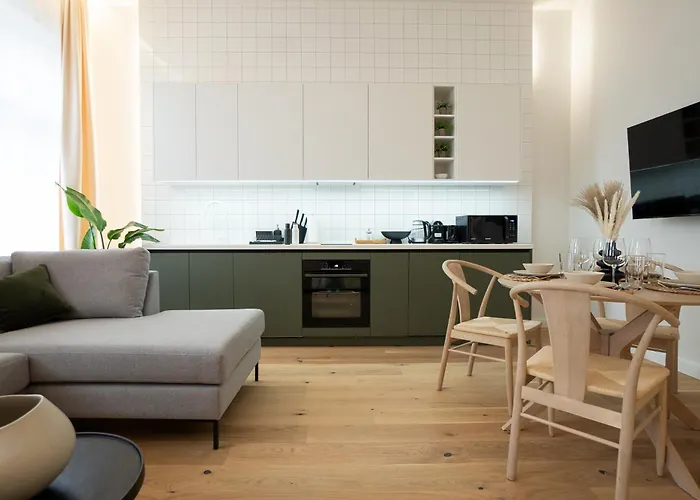 Brand New 2-room דירה *