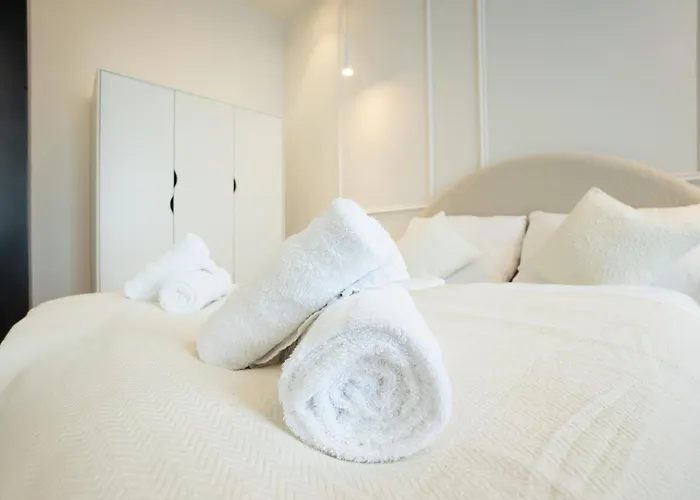 Brand New 2-room